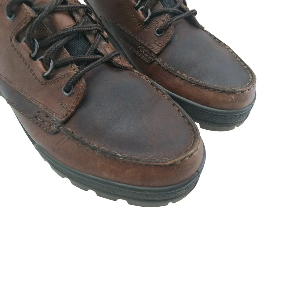 Ecco track shoes